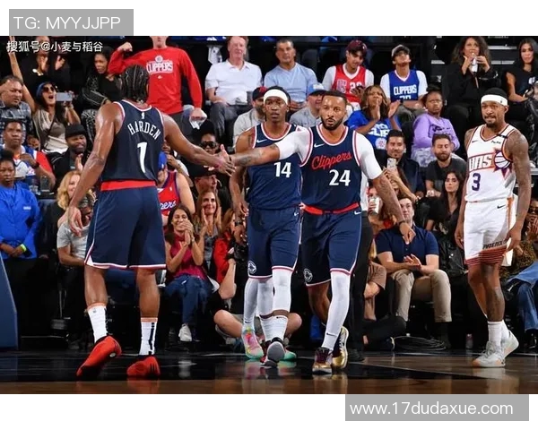 快船欲填补鲍威尔空缺盯上3将 祖巴茨去绿军换西蒙斯？