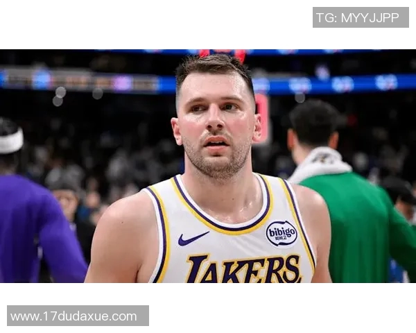 雷迪克:东子会控制自己的技犯的!东契奇:唉,说说容易做来难!